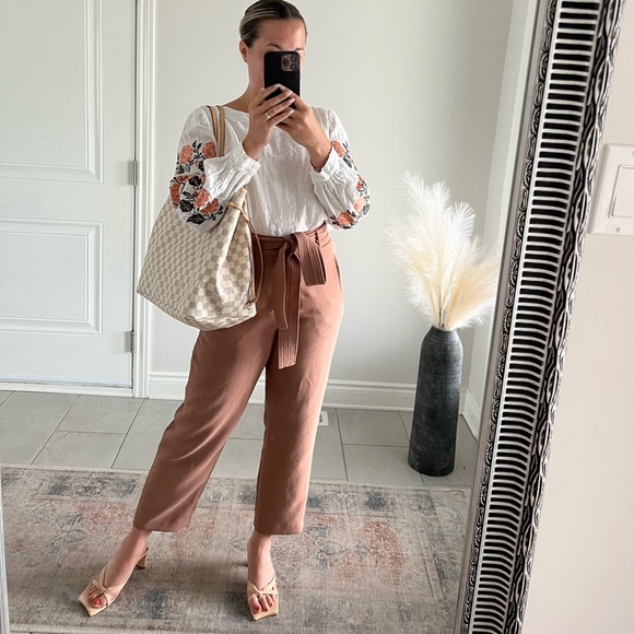 Meet your Posher, Adriana - Picture 1 of 1